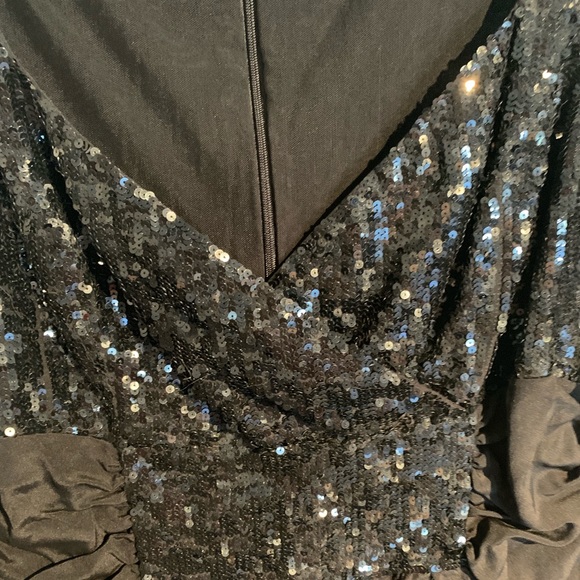 Formal black dress - Picture 4 of 8